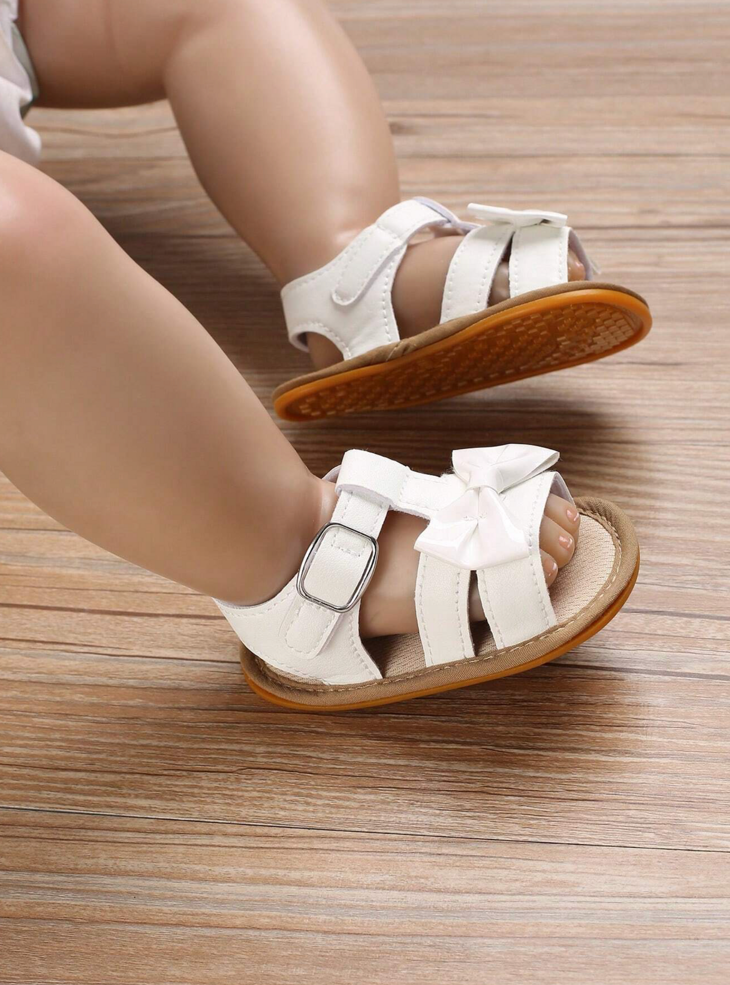 Sandalias blancas con lazo